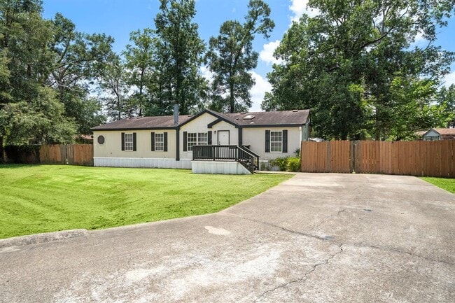 16504 Brittany Way in Conroe, TX - Foto de edificio - Building Photo
