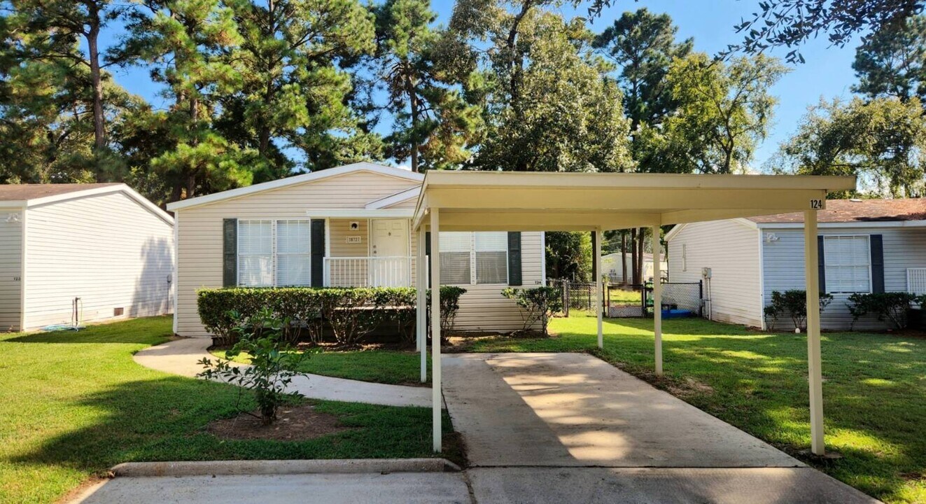 18727 N Sugar Maple Cir in Magnolia, TX - Building Photo