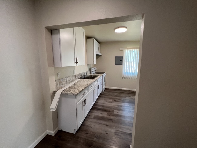 938 N Van Ness Ave