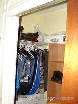 18 Quint Ave in Boston, MA - Building Photo