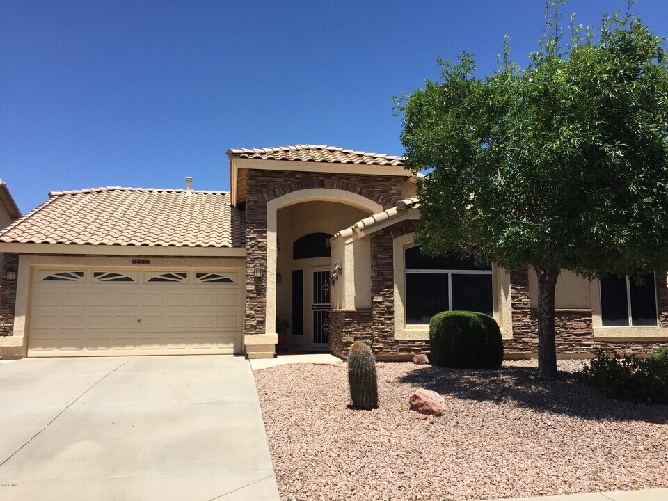 8338 W Morrow Dr in Peoria, AZ - Building Photo