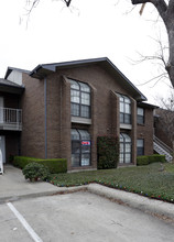 4412 - 4420 Chacha Rd in Garland, TX - Foto de edificio - Building Photo