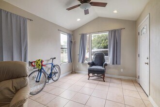 931 E 51st St in Austin, TX - Building Photo - Building Photo