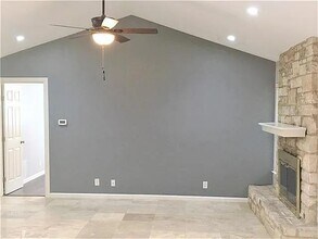2309 Granberry Dr in Austin, TX - Building Photo - Building Photo