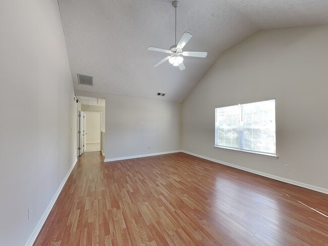 1939 Redwood Trace in Ellenwood, GA - Building Photo - Building Photo