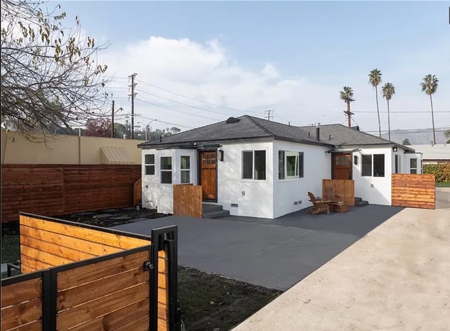 property at 1593 Yosemite Dr