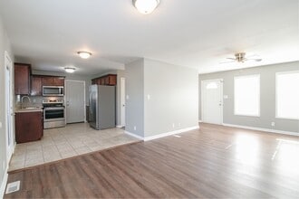 3836 Man O War Blvd in Clarksville, TN - Building Photo - Building Photo