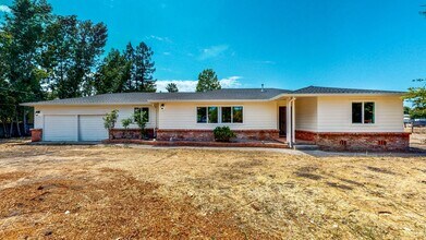 3815 Elwin Ln in Santa Rosa, CA - Building Photo - Building Photo