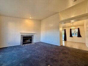 5843 Charlotte Pl in Palmdale, CA - Building Photo - Building Photo