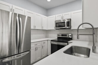 Colonial Court Apartments in Ogden, UT - Building Photo - Building Photo