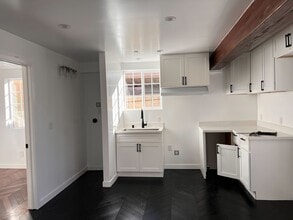 10312 Buford Ave in Inglewood, CA - Foto de edificio - Building Photo