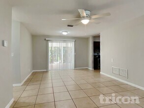 1753 Linwood Cir in Clearwater, FL - Building Photo - Building Photo