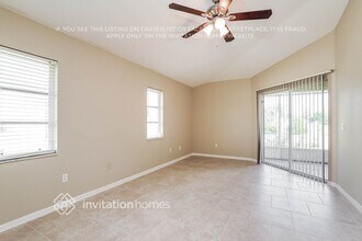 23156 Hillsdale Ave in Port Charlotte, FL - Foto de edificio - Building Photo