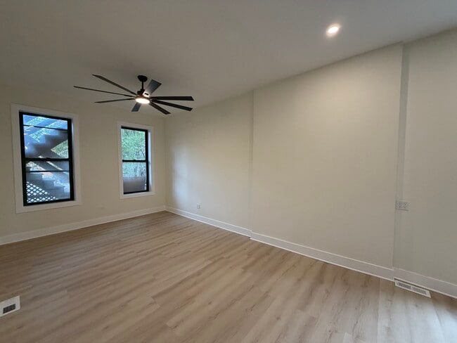 property at 1324 W Ohio St