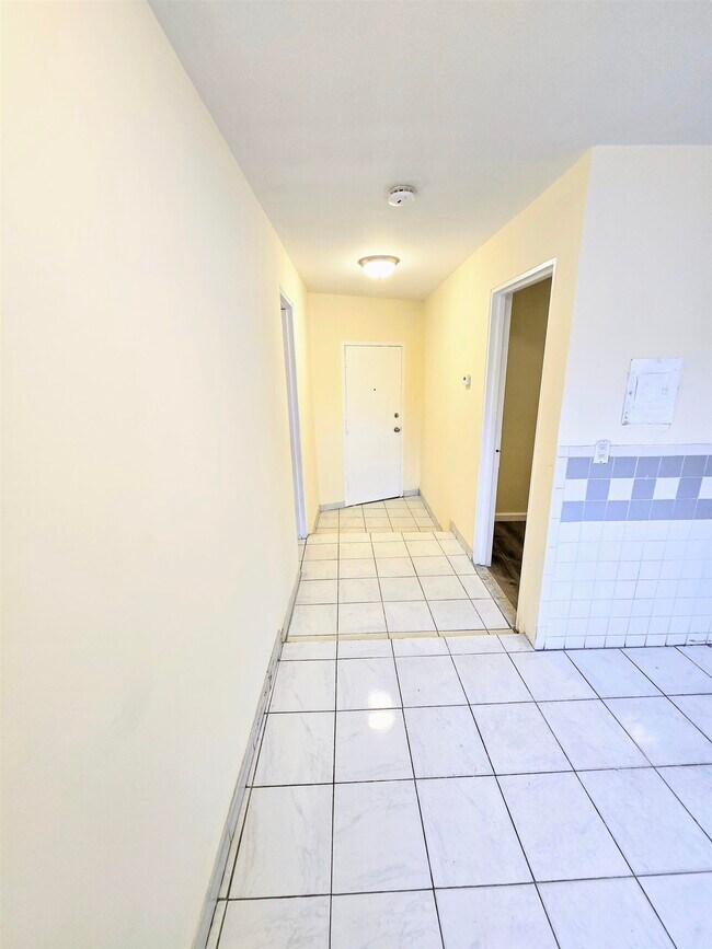 2015 Summit Ave in Union City, NJ - Building Photo - Building Photo