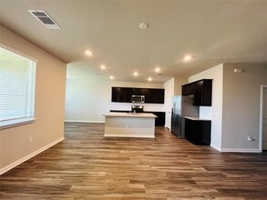 121 Arrowhead Vine St in Leander, TX - Building Photo - Building Photo