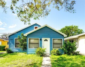 11080 Peachtree Dr in North Miami, FL - Building Photo - Building Photo