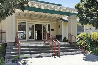 Antelope Creek Apartments in Citrus Heights, CA - Building Photo - Building Photo