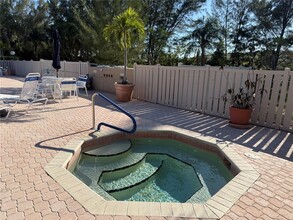4570 NW 18th Ave in Pompano Beach, FL - Building Photo - Building Photo