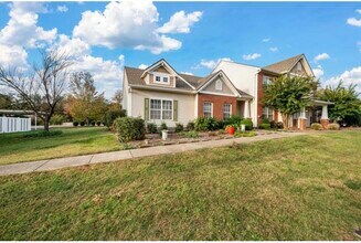 949 Seven Oaks Blvd in Smyrna, TN - Building Photo - Building Photo