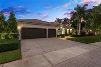 2558 Eagle Run Ln in Weston, FL - Building Photo - Building Photo