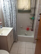 10 Windsor Rd, Unit 1 in Medford, MA - Foto de edificio - Building Photo