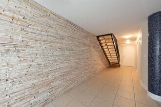 2977 McFarlane Rd in Miami, FL - Building Photo - Building Photo