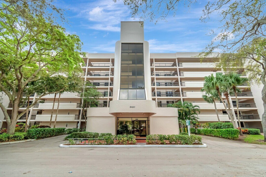 6420 Boca Del Mar Dr in Boca Raton, FL - Building Photo
