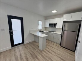 1969 NW 2nd Ct in Miami, FL - Building Photo