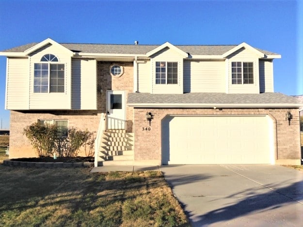 property at 340 W Oaks Dr