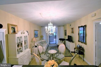 1050 N Taylor St-Unit -1-103 in Arlington, VA - Building Photo - Building Photo