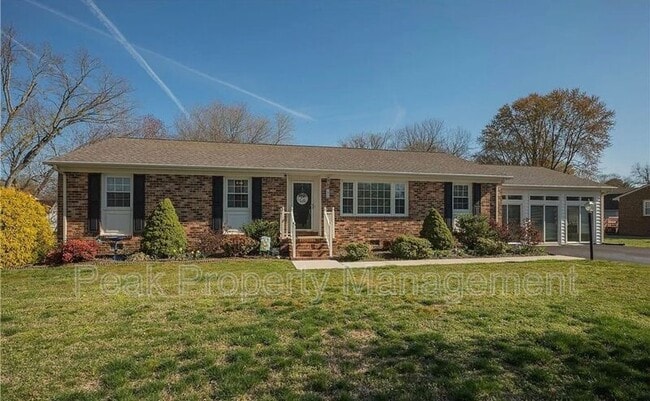 7012 Sunnyhill Dr in Mechanicsville, VA - Building Photo - Building Photo