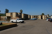 Sunshine Villas in El Cajon, CA - Foto de edificio - Building Photo