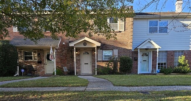 property at 1809 Saxony Ln