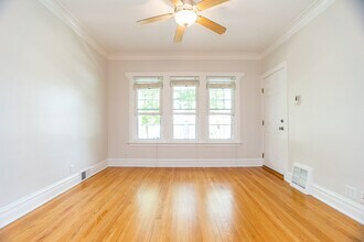 5023 N Kolmar Ave, Unit 1 in Chicago, IL - Building Photo - Building Photo