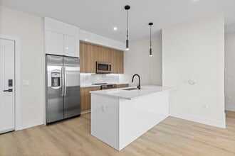 Parc West in North Bergen, NJ - Building Photo - Building Photo