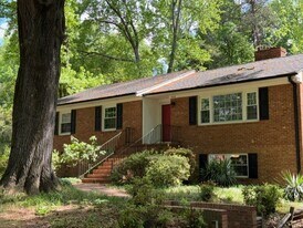 1114 Rustic Rd in Greensboro, NC - Building Photo