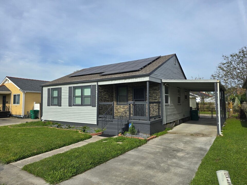 912 Monticello Ave in Jefferson, LA - Building Photo