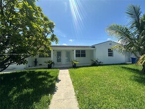38 Suffolk Ave in Hialeah, FL - Building Photo - Building Photo
