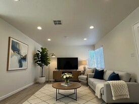 795 E Lewelling Blvd in Hayward, CA - Building Photo