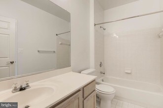 11404 Gate Hill Pl-Unit -C in Reston, VA - Building Photo - Building Photo