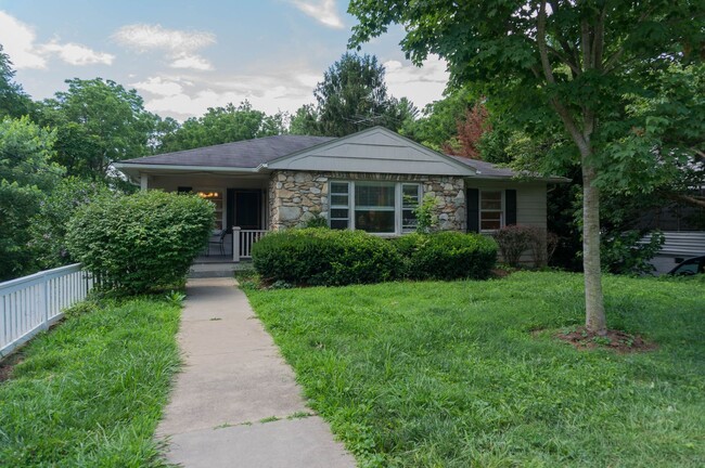 188 Edgewood Rd in Asheville, NC - Building Photo - Building Photo