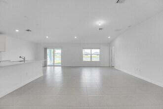6394 Windwood Wy in Port St. Lucie, FL - Building Photo - Building Photo