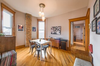 3115 W Belden Ave in Chicago, IL - Building Photo - Building Photo