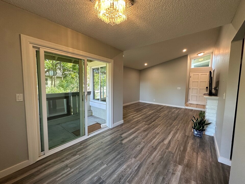1035 Delna Manor Ln, Unit 1035 in San Jose, CA - Foto de edificio