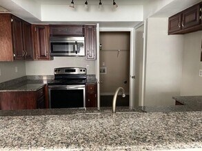 838 Creekside Dr in Lewisville, TX - Building Photo - Building Photo