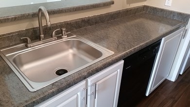 Regatta Apartments in Des Moines, WA - Building Photo - Building Photo