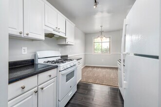 Parke Cheverly in Hyattsville, MD - Building Photo - Interior Photo