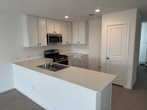 1525 Hummock Steep in New Braunfels, TX - Building Photo - Building Photo