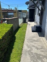 934 1/2 West 71st Street in Los Angeles, CA - Building Photo